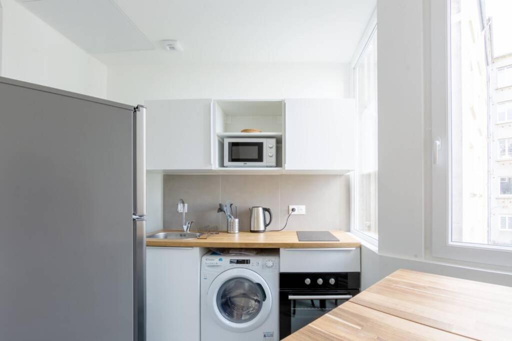 La Chambre Liberte 2, Sdb Privative Et Tv, Cuisine Salon Partages, Confort Et Hypercentre Brest Luaran gambar