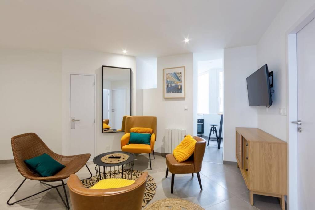La Chambre Liberte 2, Sdb Privative Et Tv, Cuisine Salon Partages, Confort Et Hypercentre Brest Luaran gambar