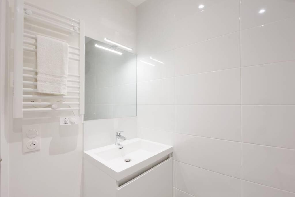 La Chambre Liberte 2, Sdb Privative Et Tv, Cuisine Salon Partages, Confort Et Hypercentre Brest Luaran gambar