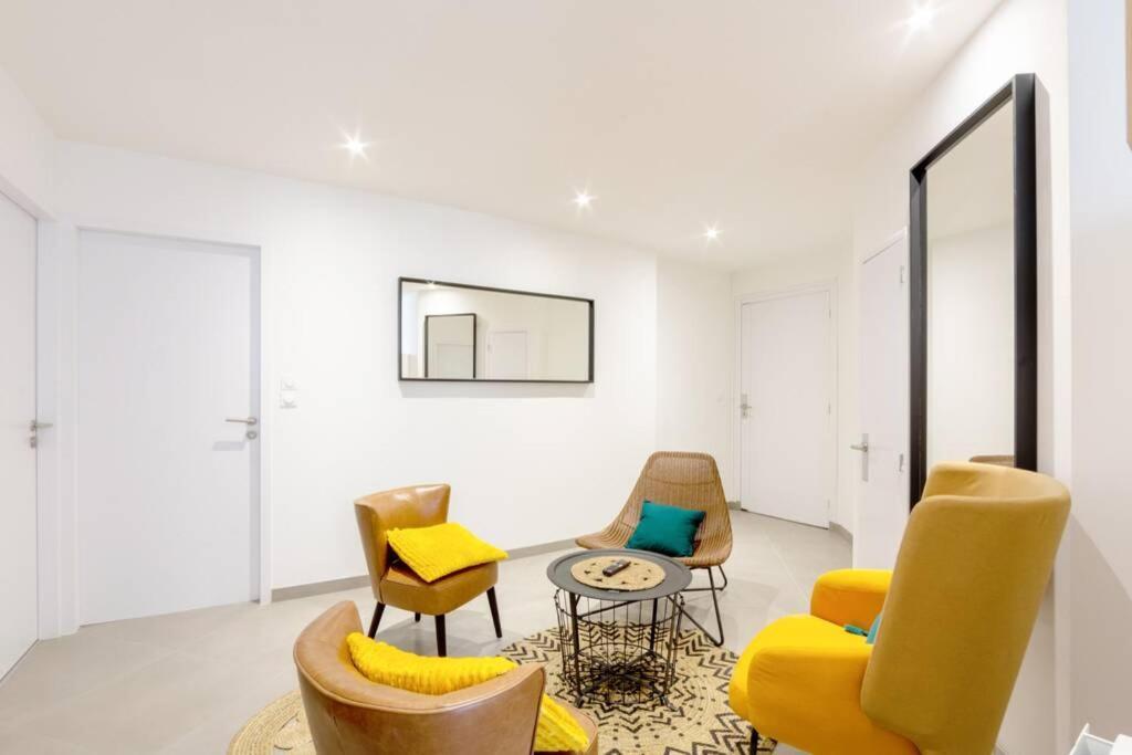 La Chambre Liberte 2, Sdb Privative Et Tv, Cuisine Salon Partages, Confort Et Hypercentre Brest Luaran gambar